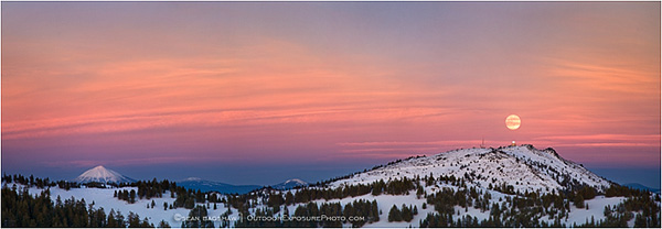 Siskiyou Moonrise Stock Image, Siskiyou Range, Oregon
