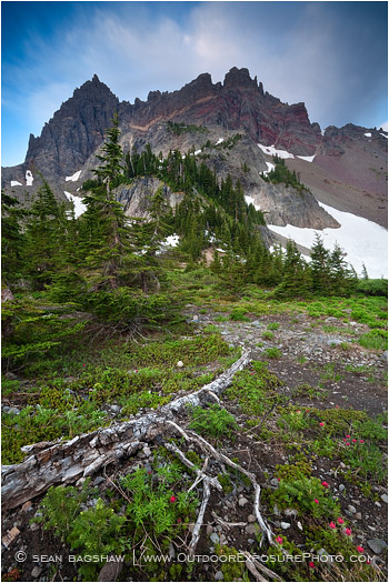 Three Fingered Jack Stock Image, Mt. Jefferson Wilderness, Oregon Three Fingered Jack Stock Image, Mt. Jefferson Wilderness, Oregon