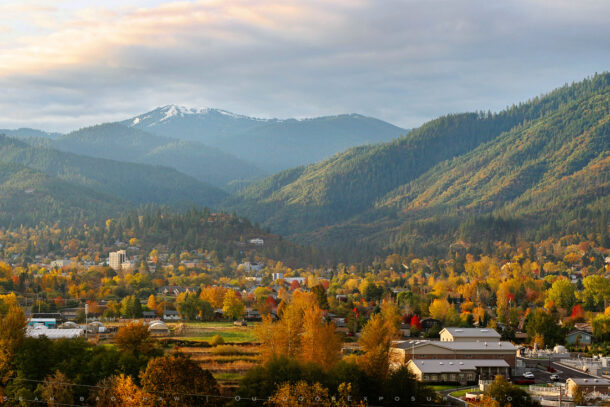 ashland in fall stock image, ashland, oregon - Sean Bagshaw Outdoor