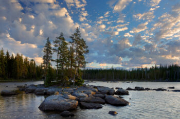 waldo lake morning stock image, central oregon waldo lake morning stock image, central oregon